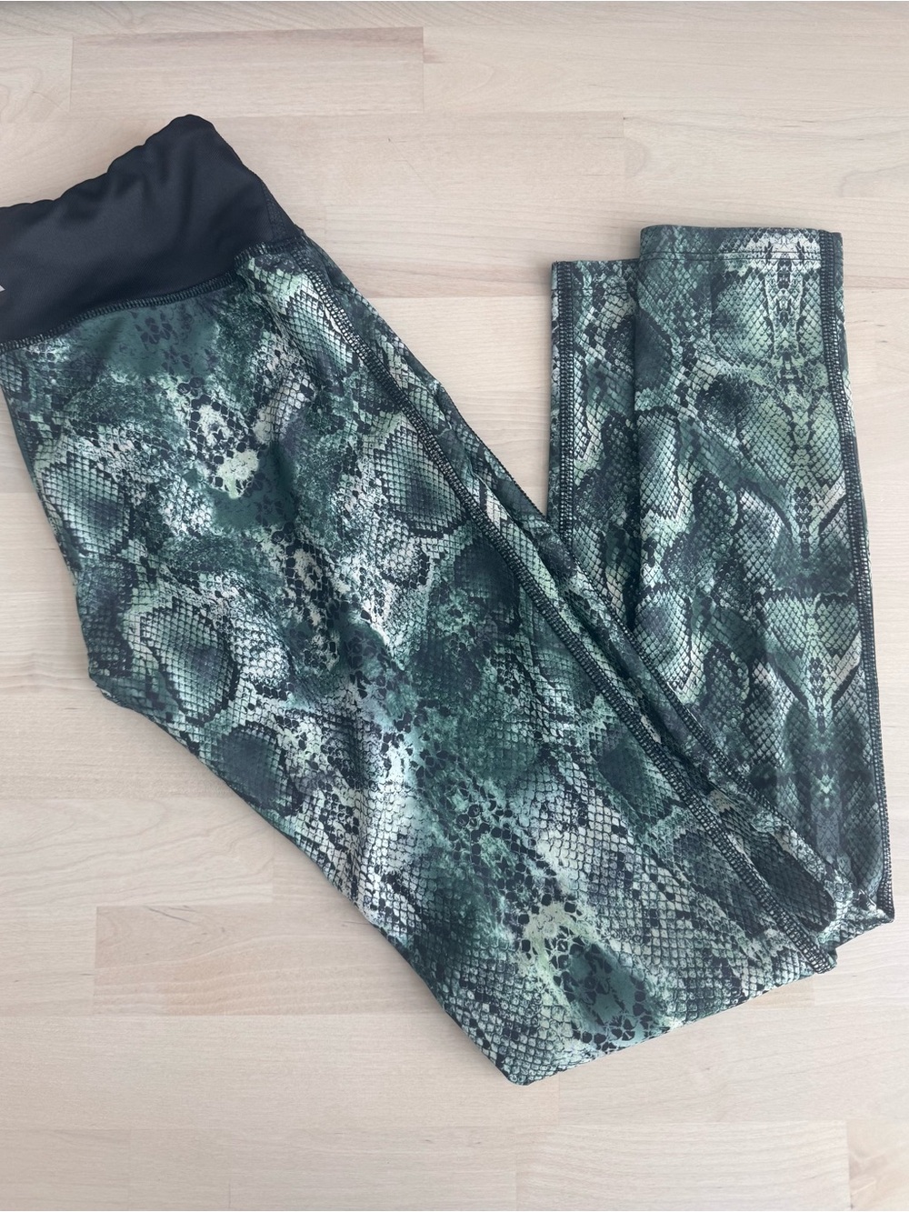 PRISMSPORT Women Snake-Print Leggings